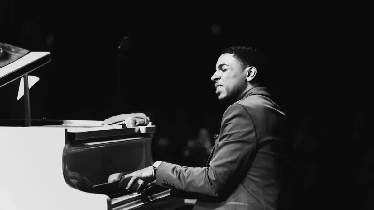 Афиша трансляции Первое выступление Christian Sands Trio в Москве