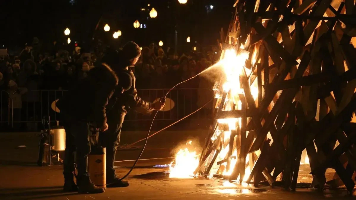 Афиша трансляции Провожаем зиму пятиметровым валенком