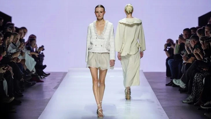 Афиша трансляции Показ новых коллекций на третьей Московской неделе моды