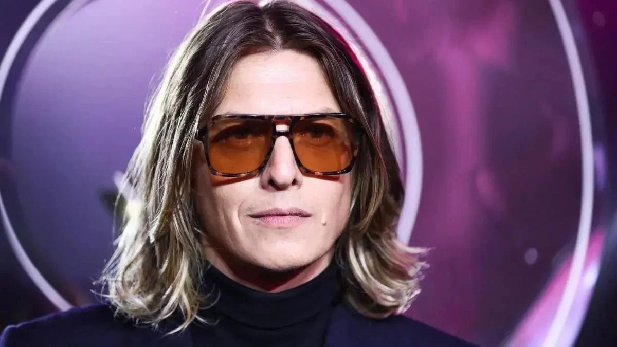 Афиша трансляции Влад Лисовец  прочитал текст "Тотального диктанта"