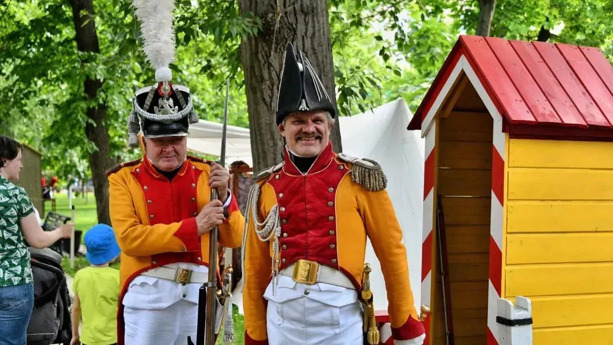 Афиша трансляции Экскурсия по фестивалю "Времена и эпохи"