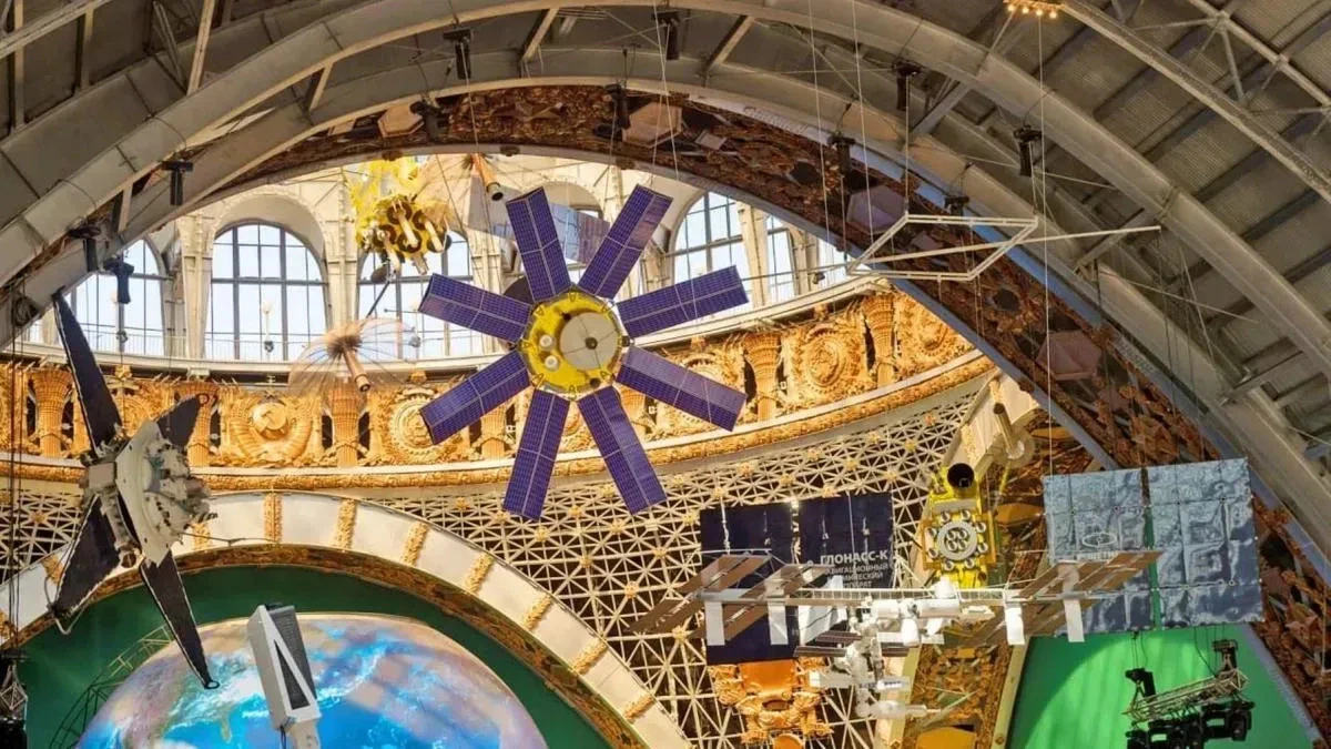 Афиша трансляции Первая свадьба в павильоне "Космос"