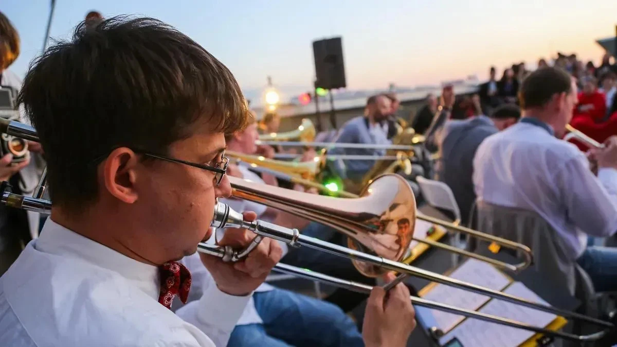 Афиша трансляции Концерт первой в России поп-джаз-группы