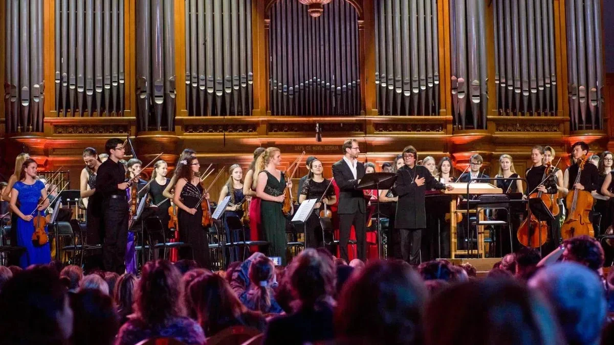 Афиша трансляции Музыкально-литературный вечер с Хабенским и Башметом 