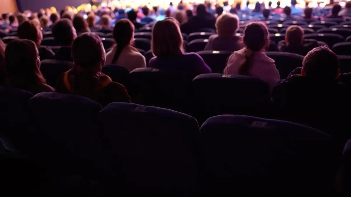 Афиша трансляции Спектакль "Я родился. Секретные материалы"