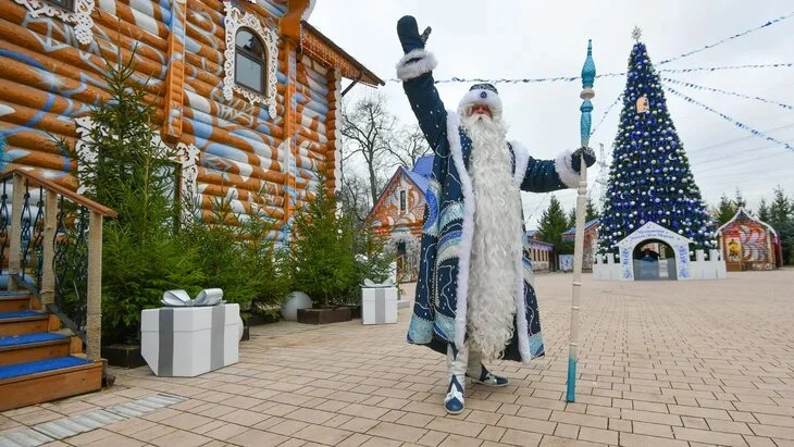 Афиша трансляции Экскурсия по Московской усадьбе Деда Мороза