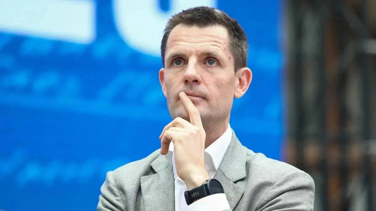 Афиша трансляции Мастер-класс Сергея Кузнецова по угольной графике