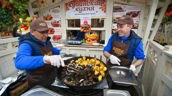 Афиша трансляции Что попробовать на гастрофестивале "Золотая осень"