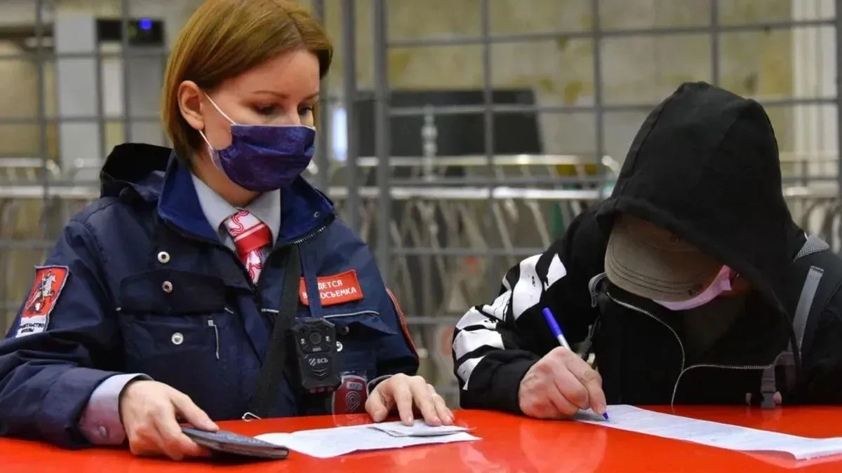 Афиша трансляции Как контролеры следят за соблюдением масочного режима