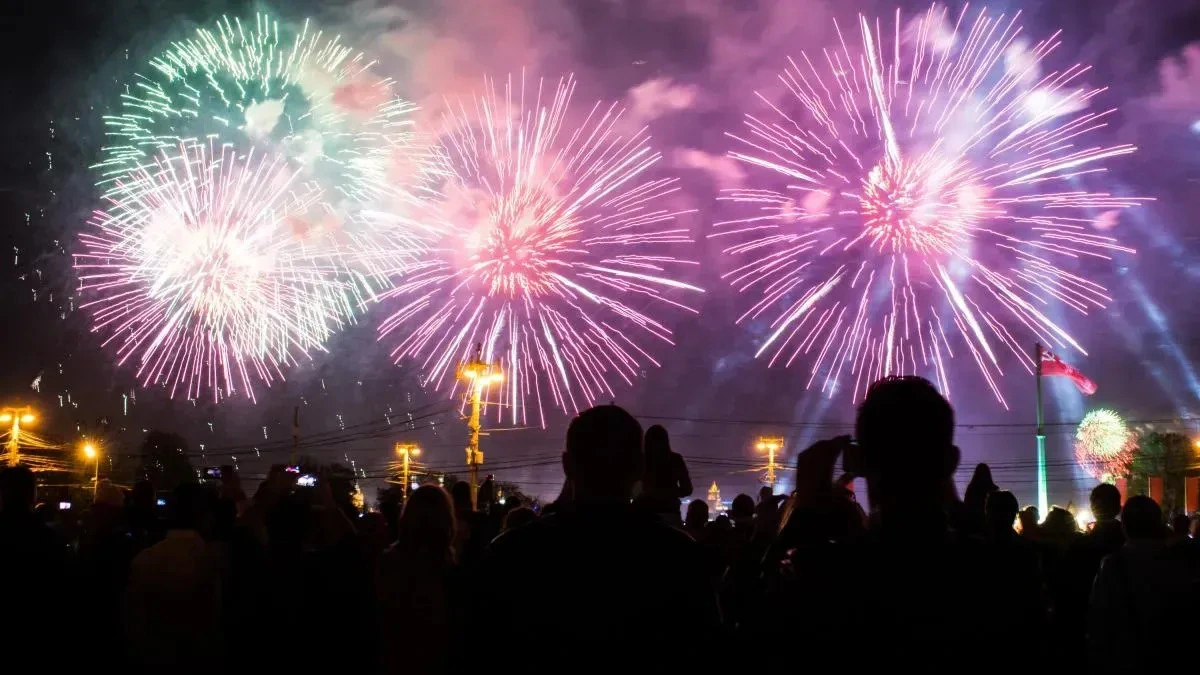 Афиша трансляции Праздничный салют в честь Дня России