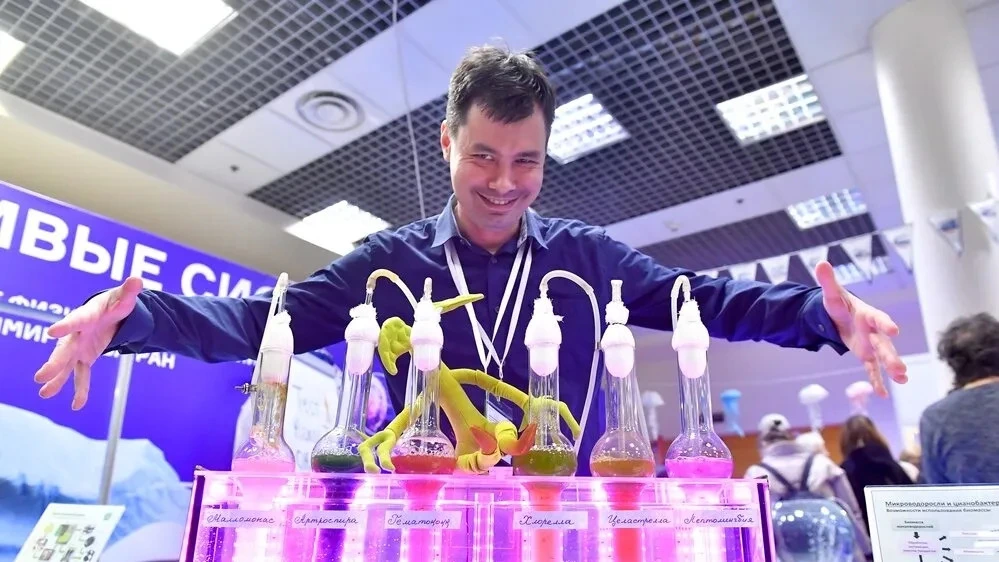 Афиша трансляции Фестиваль "Наука 0+" в Шуваловском корпусе МГУ