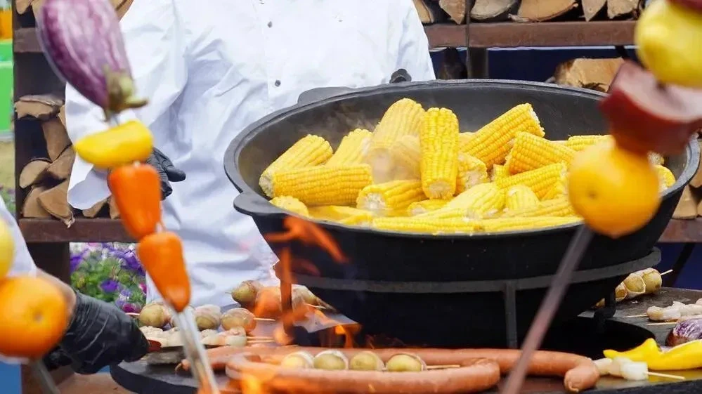 Афиша трансляции Гастрофестиваль в кинопарке "Москино"