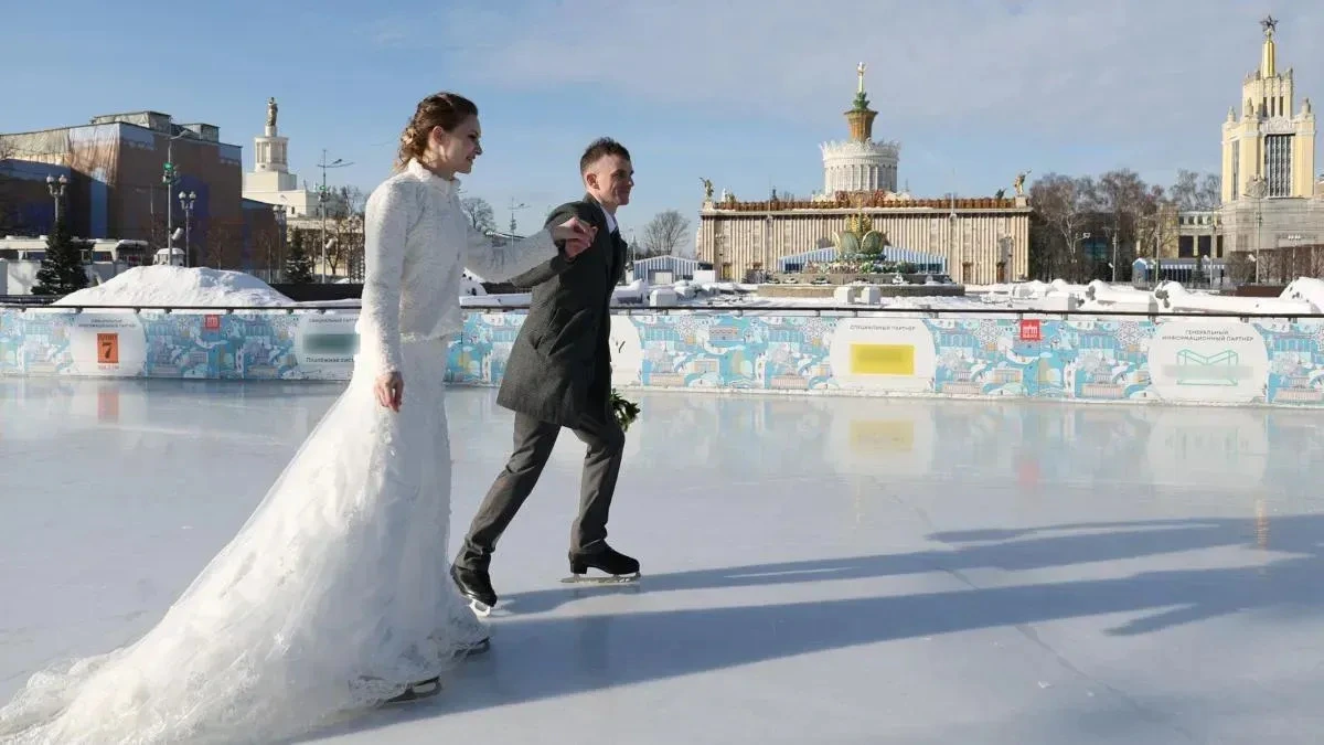 Афиша трансляции Свадьба на катке ВДНХ