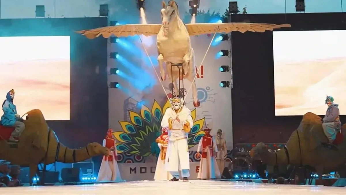 Афиша трансляции Шествие каравана мифических животных