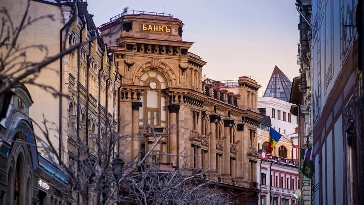 Афиша трансляции Экскурсия "Банковская роскошь или стиль old money"