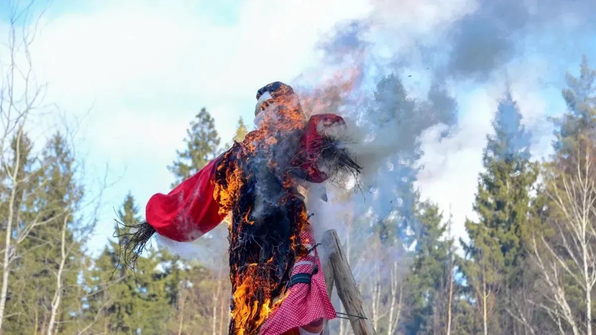 Афиша трансляции Сожжение 16-метрового чучела Масленицы