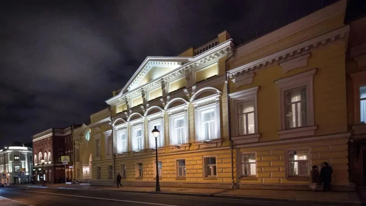 Афиша трансляции Закулисье спектакля "Тайна вырванных страниц"