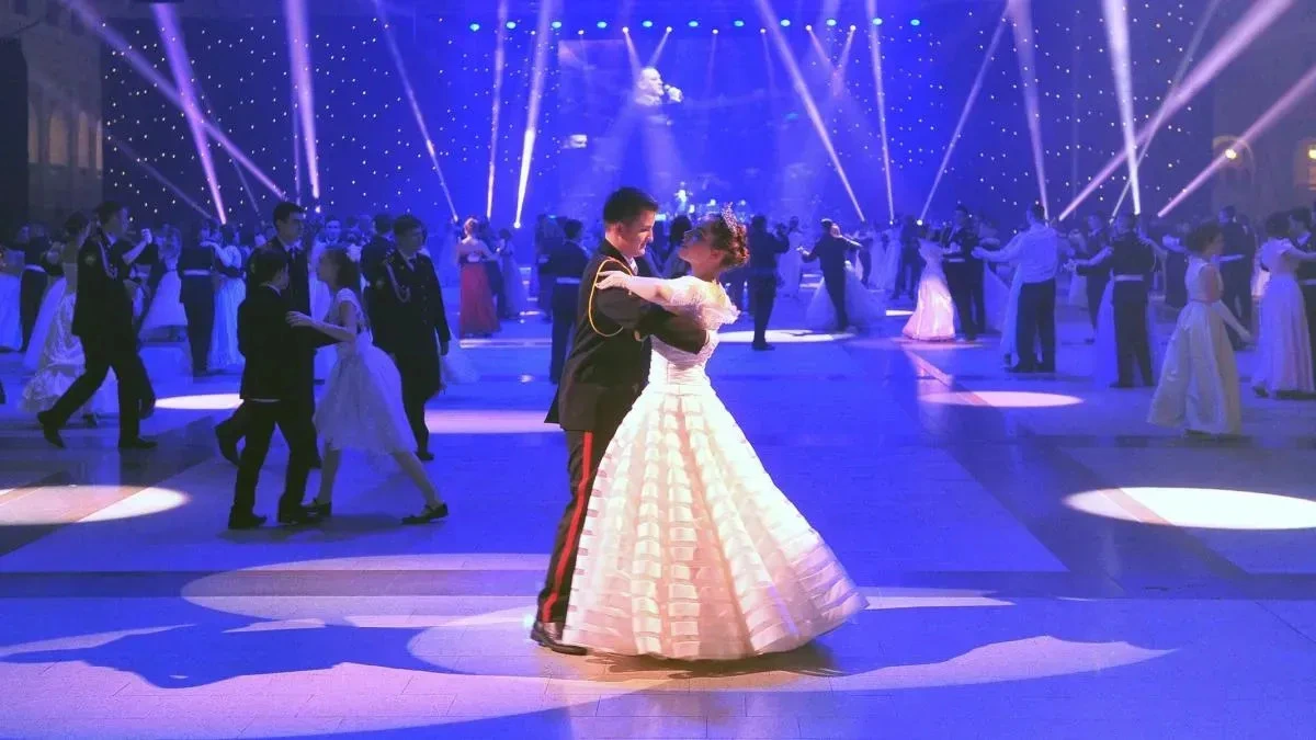 Афиша трансляции Кремлевский кадетский бал в Гостином Дворе