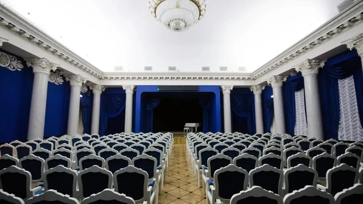 Афиша трансляции Экскурсия по театру "Геликон-опера"