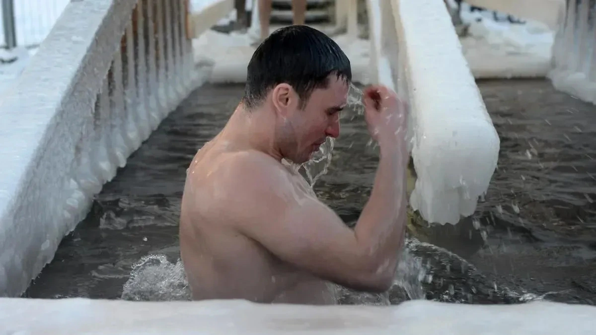 Афиша трансляции Как в столице проходят крещенские купания