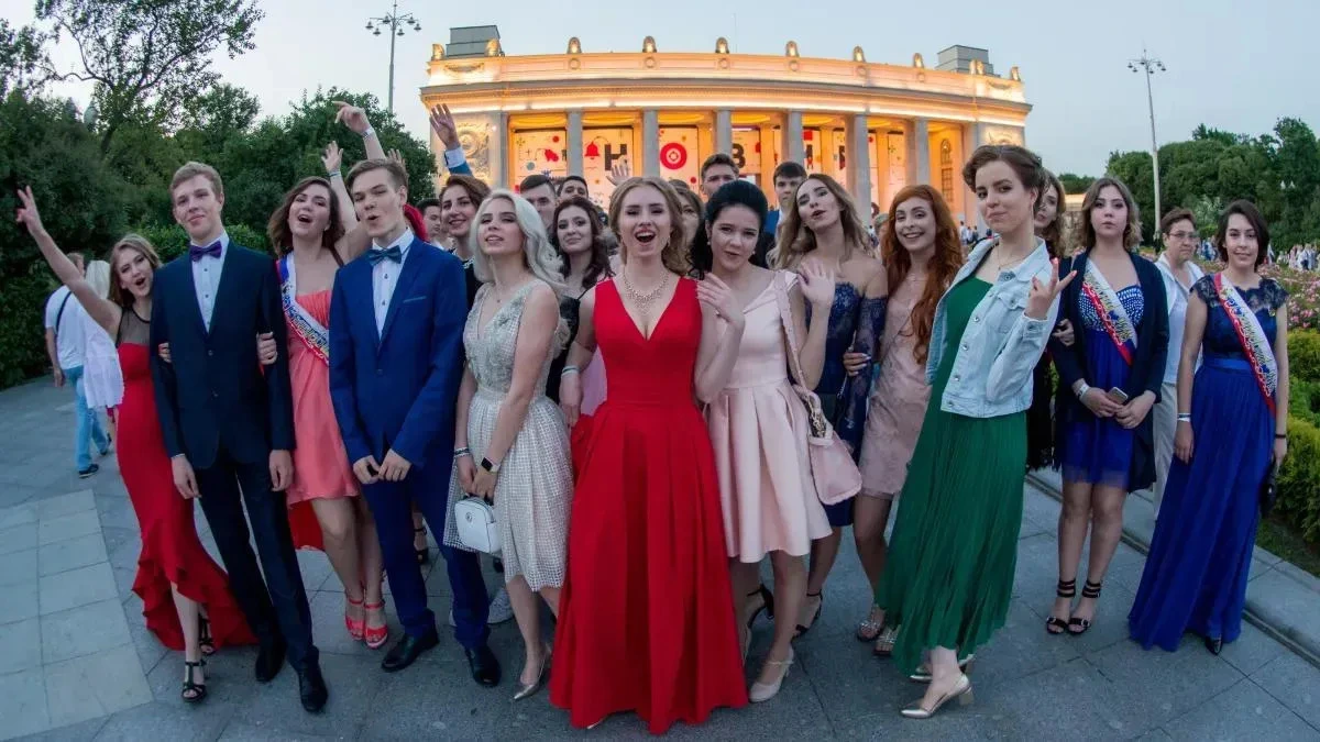 Афиша трансляции Выпускной в Парке Горького 2019