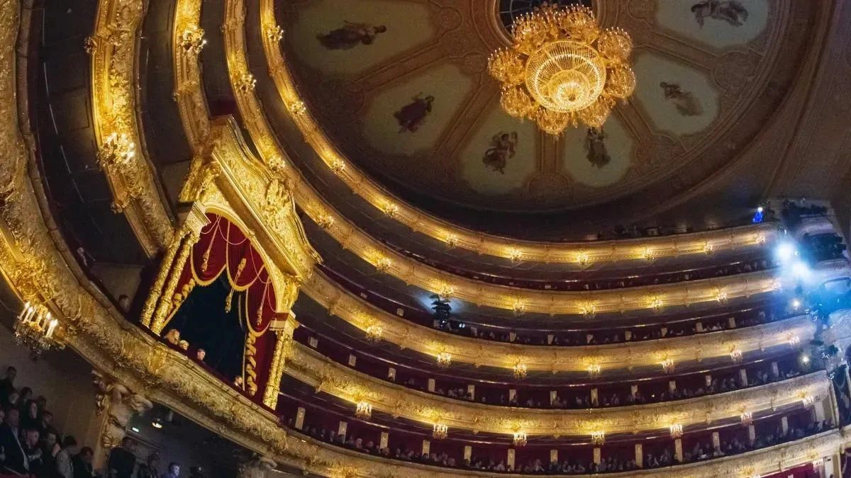 Афиша трансляции Солисты Большого театра спели в усадьбе Барышникова