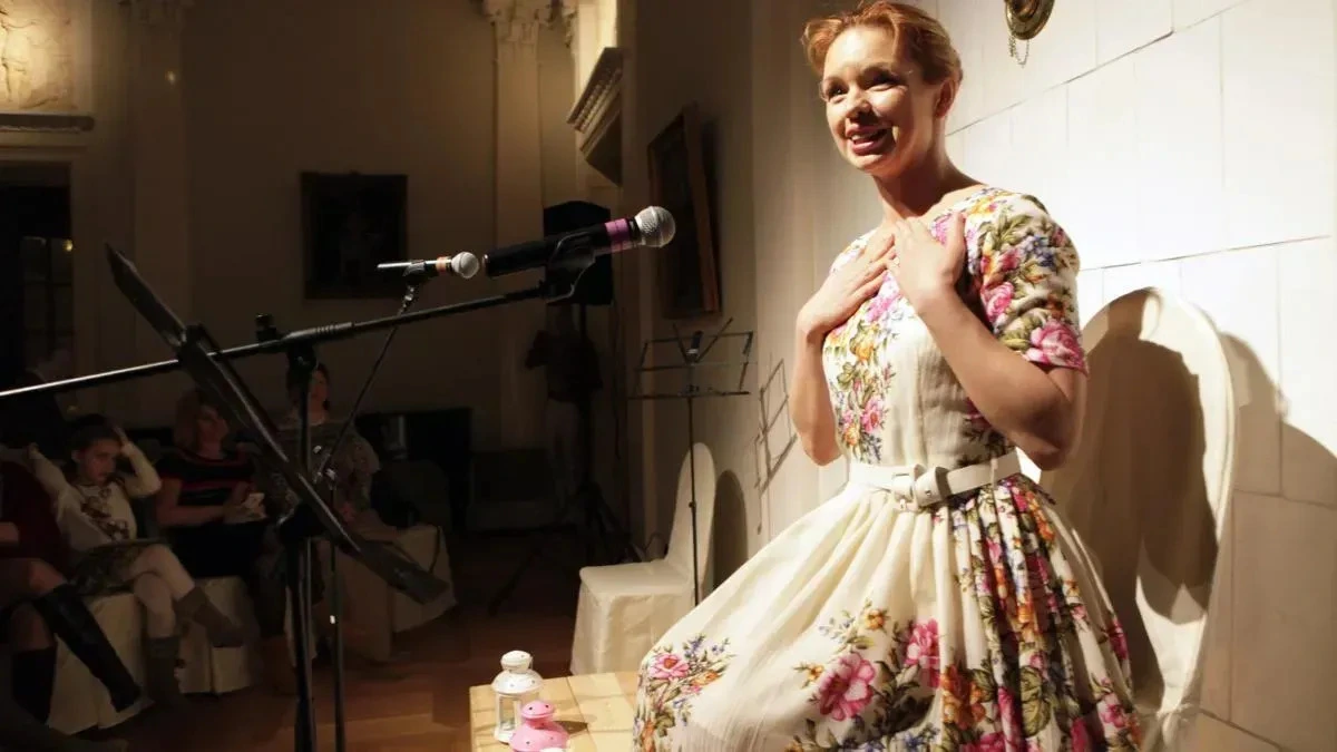 Афиша трансляции Алиса Гребенщикова – о целебных свойствах стихов Ахматовой