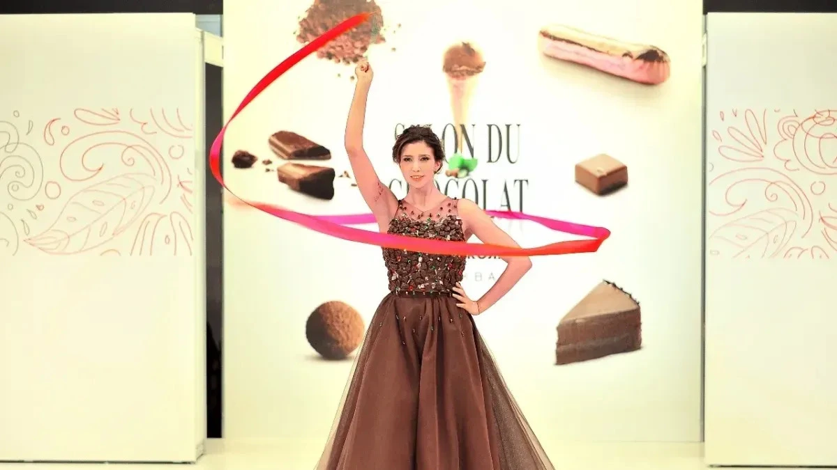 Афиша трансляции Дефиле шоколадных платьев