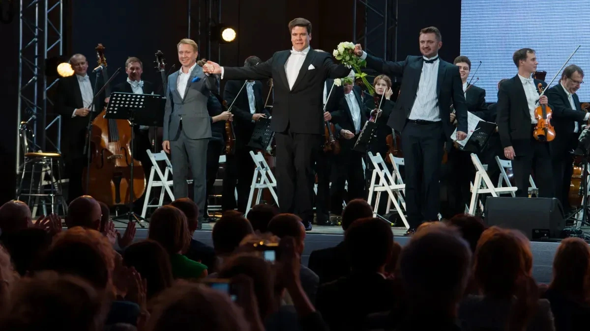 Афиша трансляции Денис Мацуев и Евгений Миронов  на Театральной площади