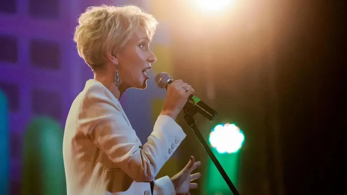 Афиша трансляции Белый и пушистый акустический концерт Ирины Богушевской