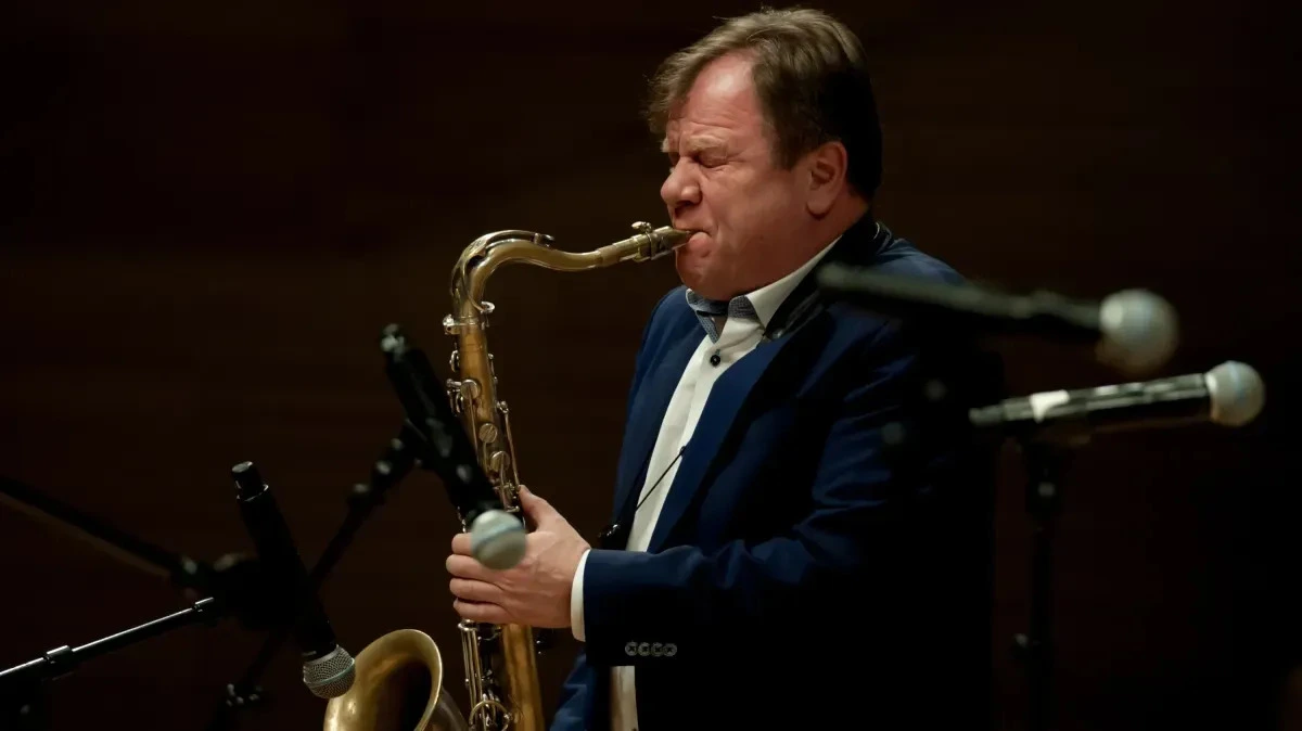 Афиша трансляции Китаец А Бу играет джаз с Игорем Бутманом