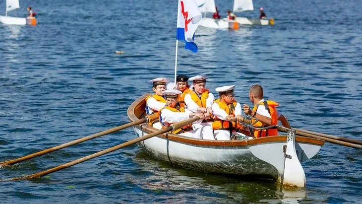 Афиша трансляции Шлюпочный парад на канале имени Москвы