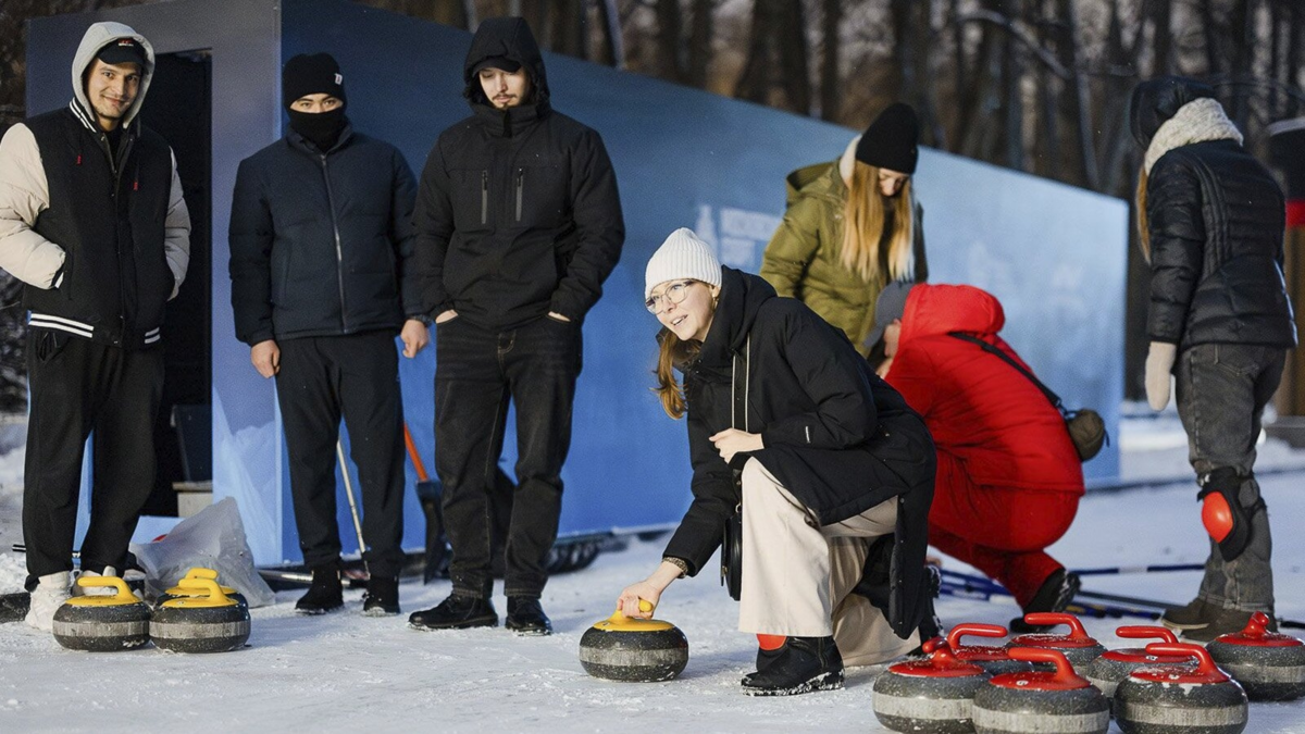 Афиша трансляции Неделя керлинга в Москве