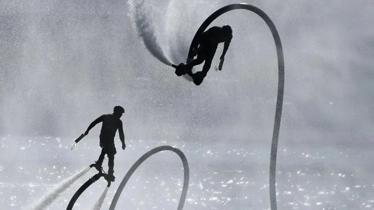 Афиша трансляции Шоу в рамках фестиваля "Гидрофлай Фест"