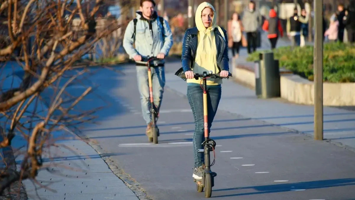 Афиша трансляции ПДД для средств индивидуальной мобильности