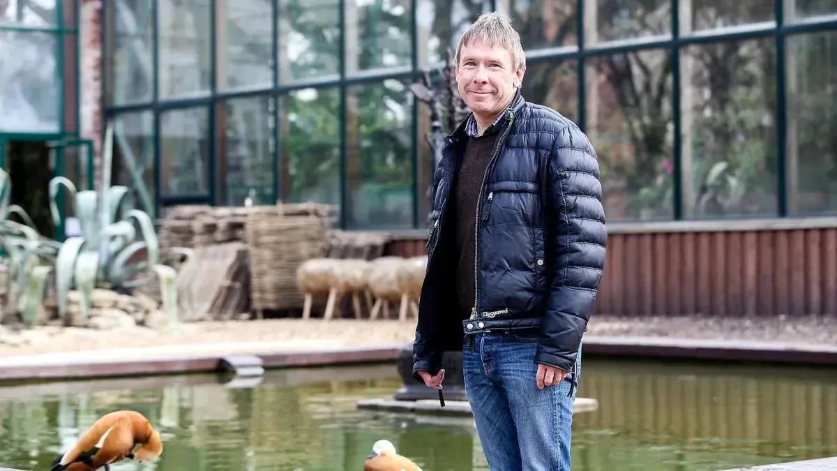 Афиша трансляции Экскурсия Алексея Ретеюма по выставке "Репетиция весны"