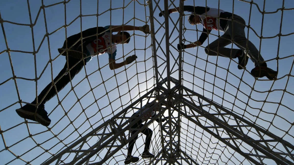 Афиша трансляции "Гонка героев Urban" прошла на Северном речном вокзале