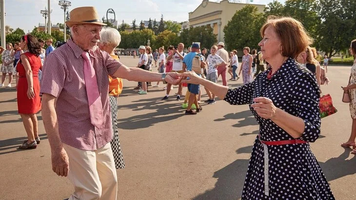 Афиша трансляции День семьи в Гостином дворе