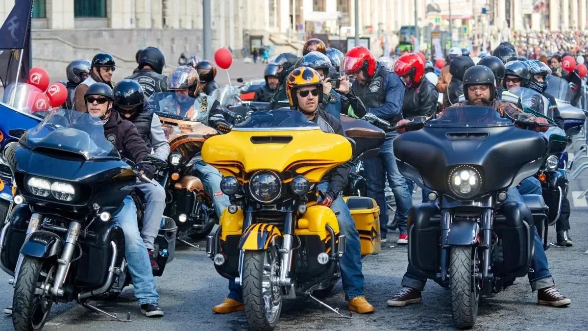 Афиша трансляции Мотопарад в центре столицы