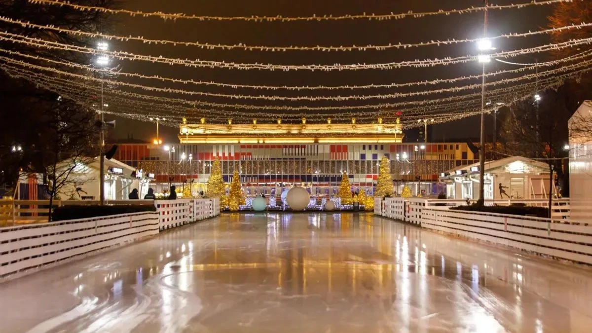 Афиша трансляции Выступление фигуристов на открытии катка в Парке Горького