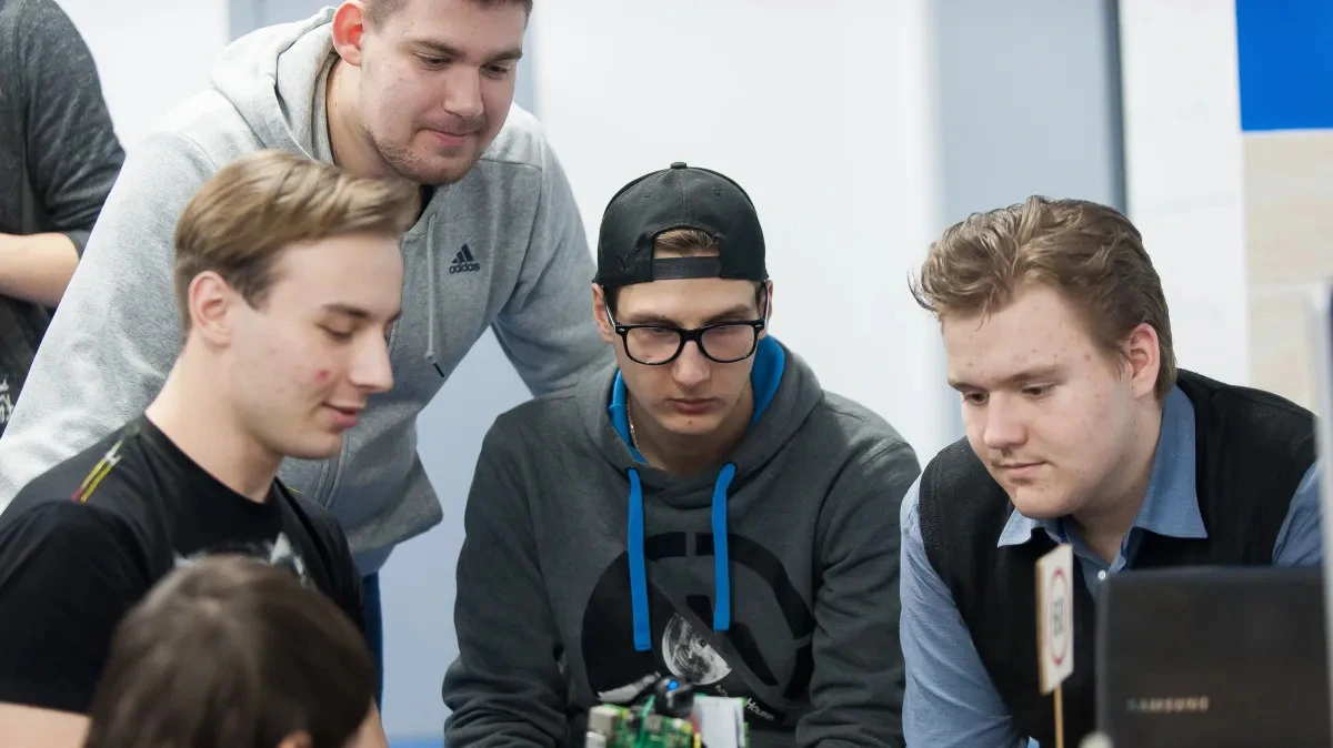 Афиша трансляции Почему российские программисты такие сильные