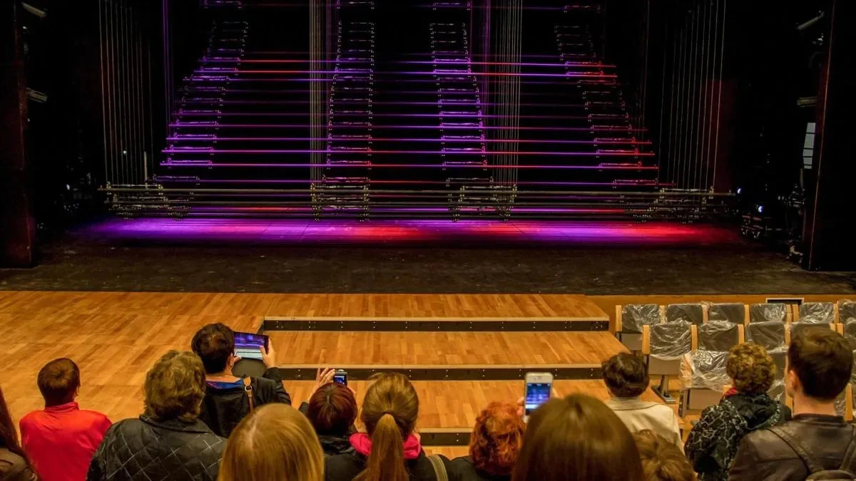 Афиша трансляции Встреча с создателями спектакля "Мольер avec amour"