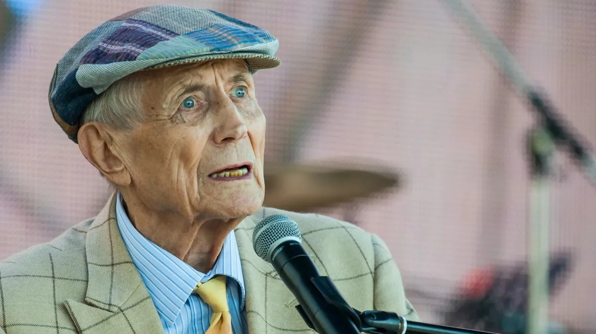 Афиша трансляции Москвичи читают стихи поэтов-шестидесятников