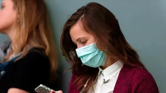 Афиша трансляции Очередь желающих провериться на COVID-19