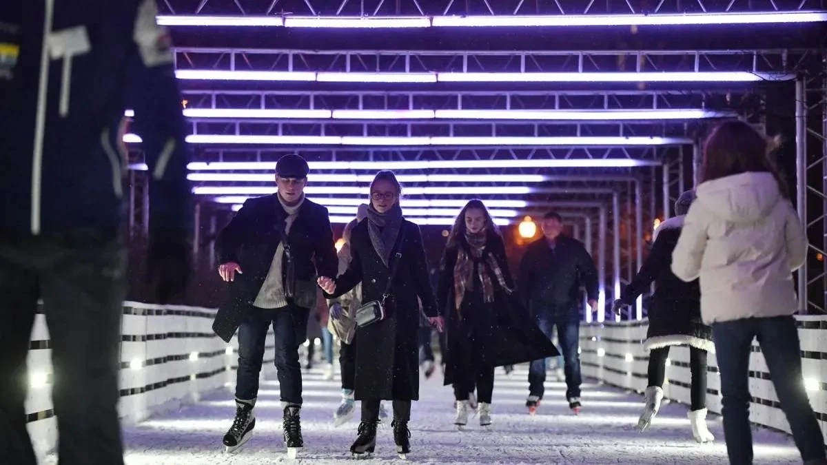 Афиша трансляции Работа катка "Зеркальный" в Парке Горького