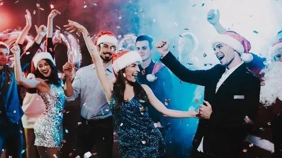 Афиша трансляции Новогодний концерт со звездами