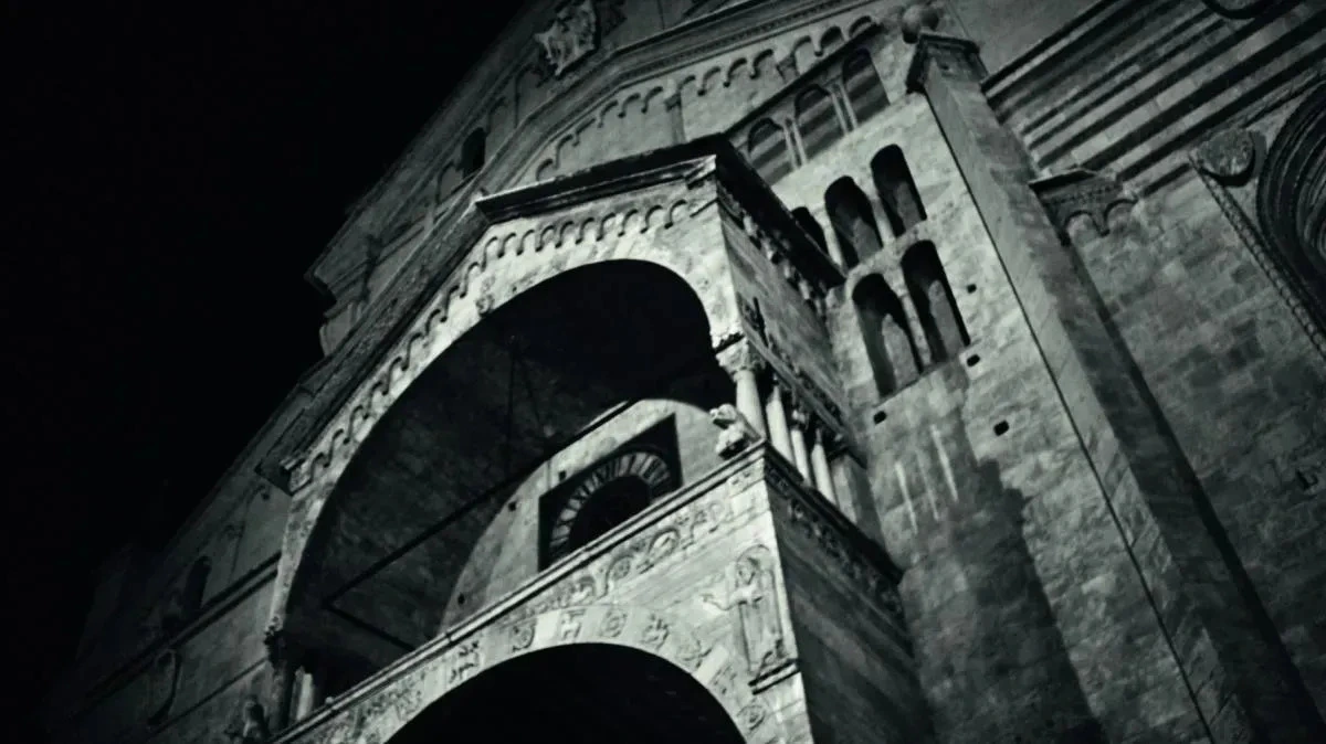 Афиша трансляции Экскурсия по выставке Паоло Роверси "Календарь Pirelli 2020"