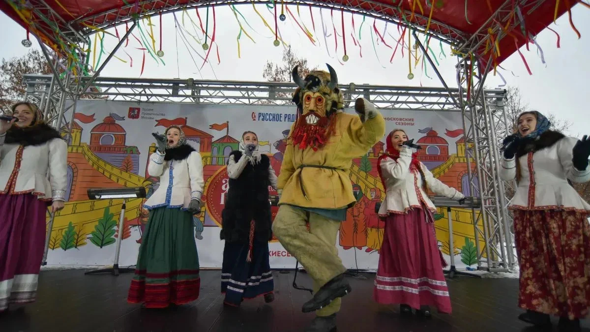 Афиша трансляции Масленичный спектакль на Манежной площади