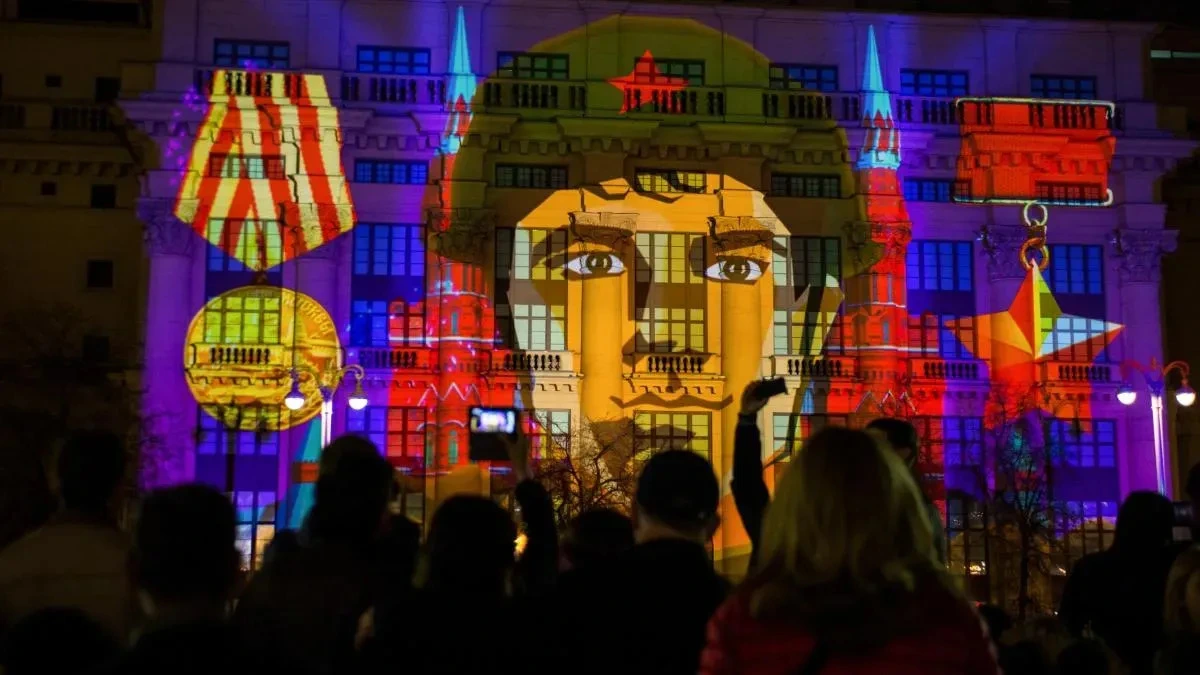 Афиша трансляции Мультимедийного шоу #оПобеде на Моховой