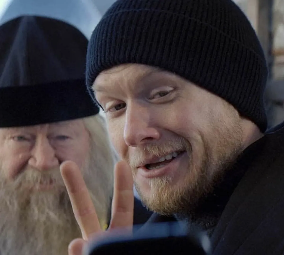 Афиша трансляции Красная ковровая дорожка в честь фильма "Непослушник"